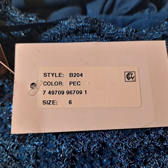 Betsy and Adam Full Length Lace Top Waterfall Detail Gown Size 6 - Picture 5 of 7